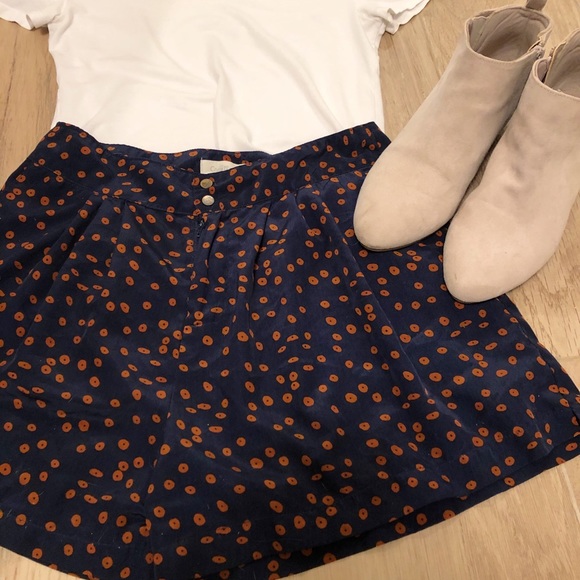 Costa Blanca High Waisted Soft Pleated Shorts - Picture 2 of 4